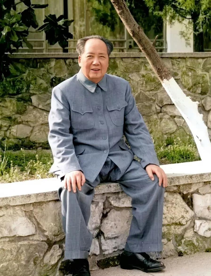明天就是九月九了，毛主席离开我们50年了！

半个世纪了，我们又开始寻找精神信仰