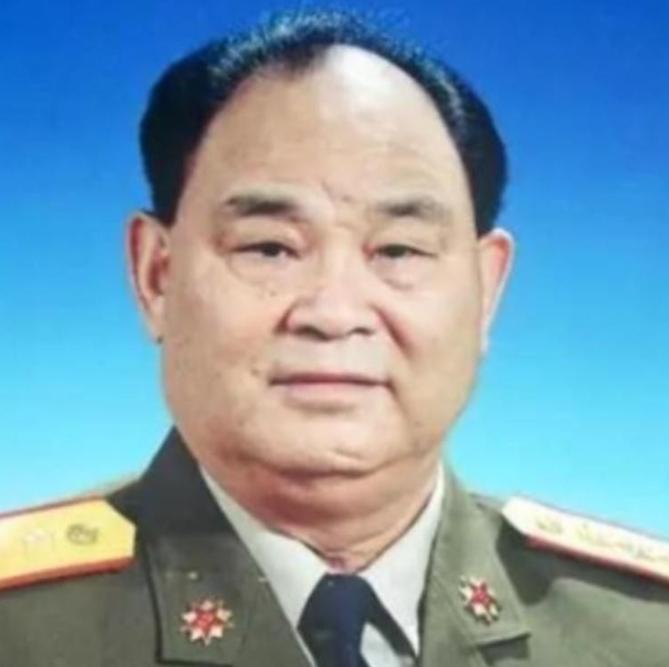 1992年北京，一纸职务变动通知，背后藏着怎样的跌宕故事？
1992年3月的北京