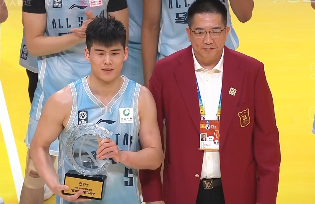 CBA全明星周末星锐赛刚刚结束，星锐队94：76战胜了大学生联队。看完全场有几个