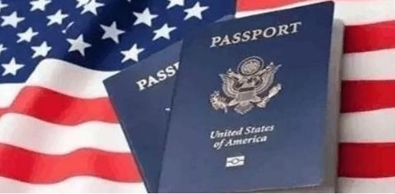 2015年，富豪梁新民带着大笔财富移民美国，在那里，每天钓鱼、游泳，生活惬意悠闲