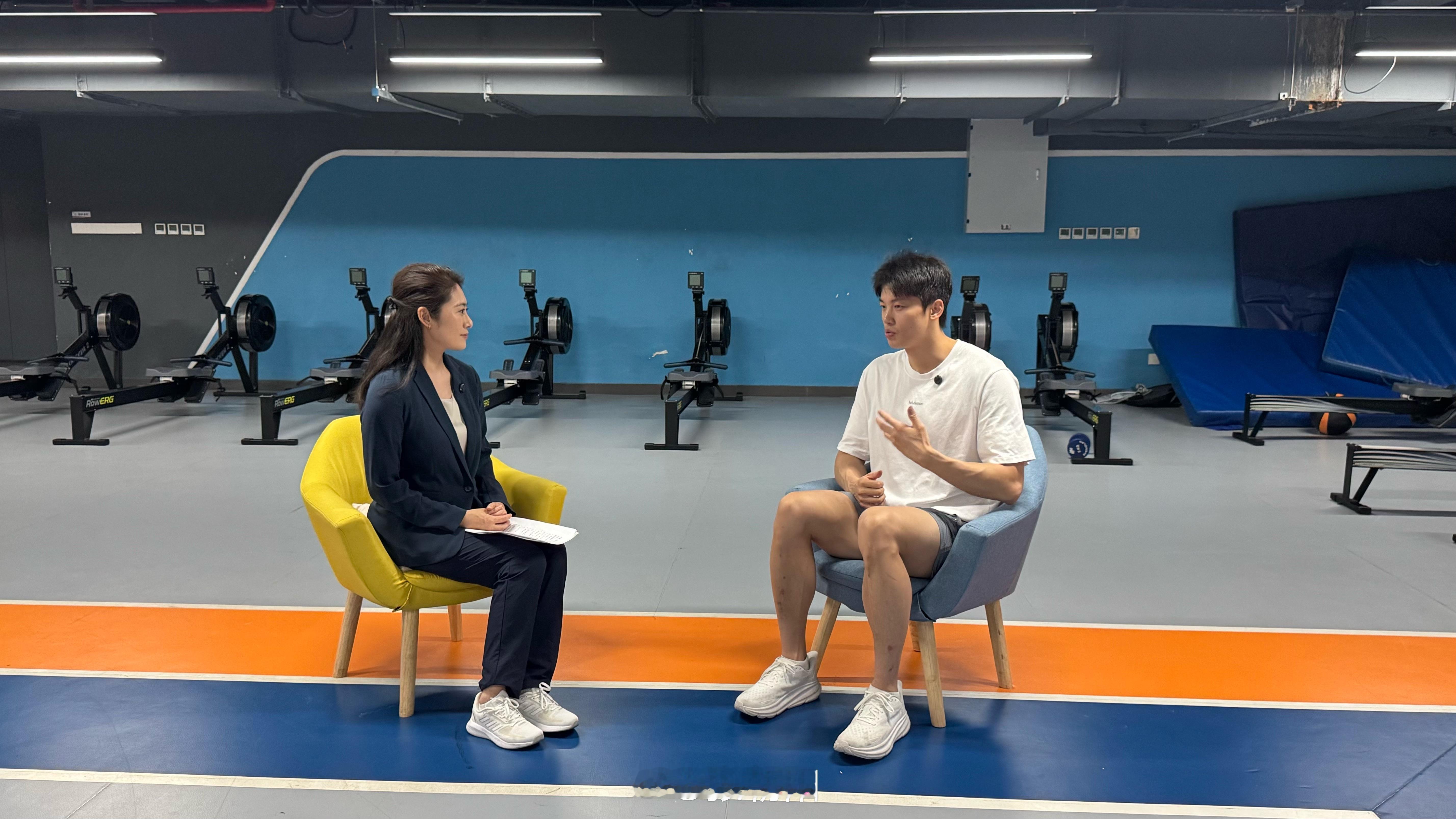 “顶级的快乐，一定是煎熬换来的。“[努力]共勉！ ​​​顺流而上  ​​​
