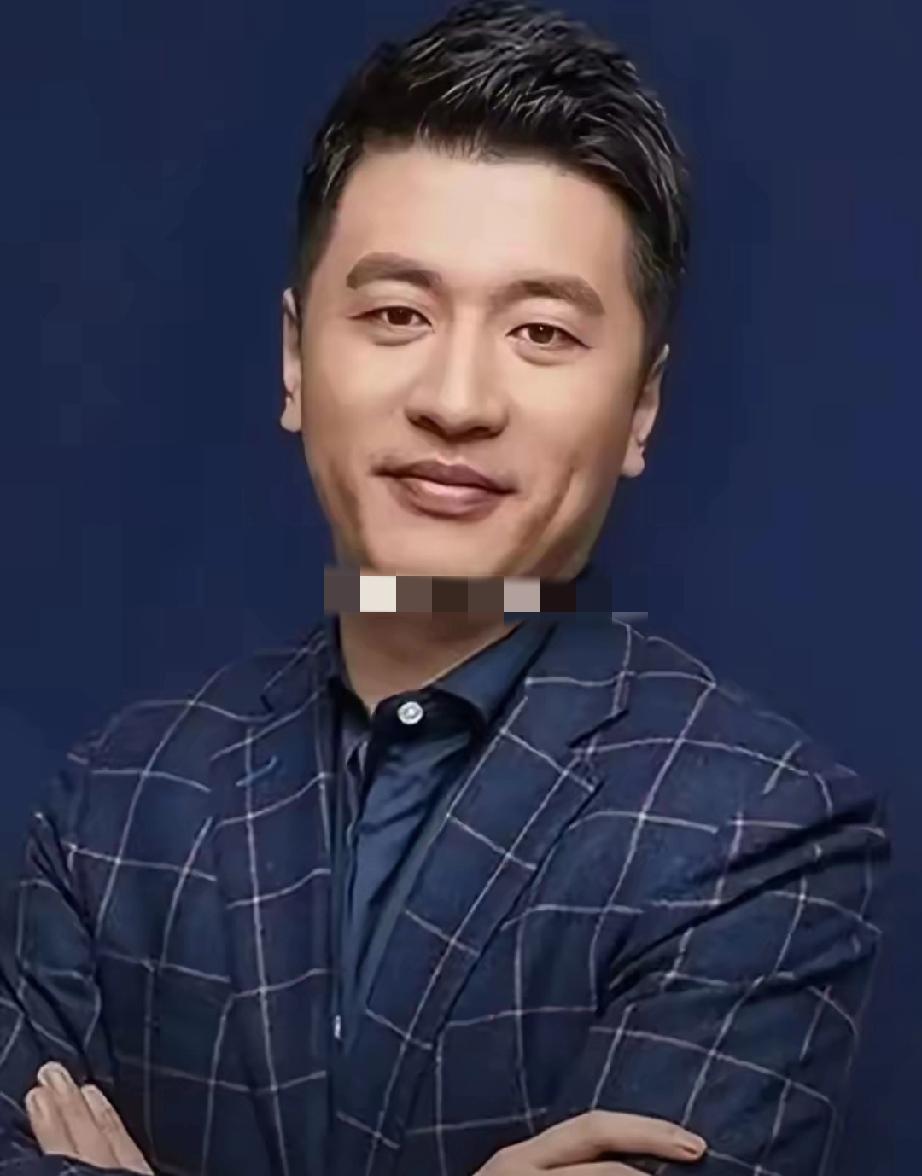 直播时张雪峰自述：我结婚那天，高中同学一桌全空，不是人缘差，是现实太扎心。
主持