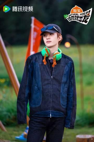 沈腾一头扎进范丞丞怀里沈腾综艺名场面，下饭程度绝绝子[爱你]沈腾范丞丞，一对宝藏