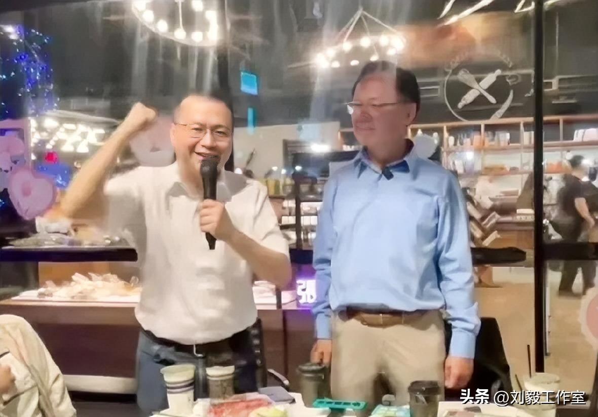 罗智强南下嘉义支持张启楷，完全忽视国民党提名人翁寿良，一边现场大赞张启楷的帅气、