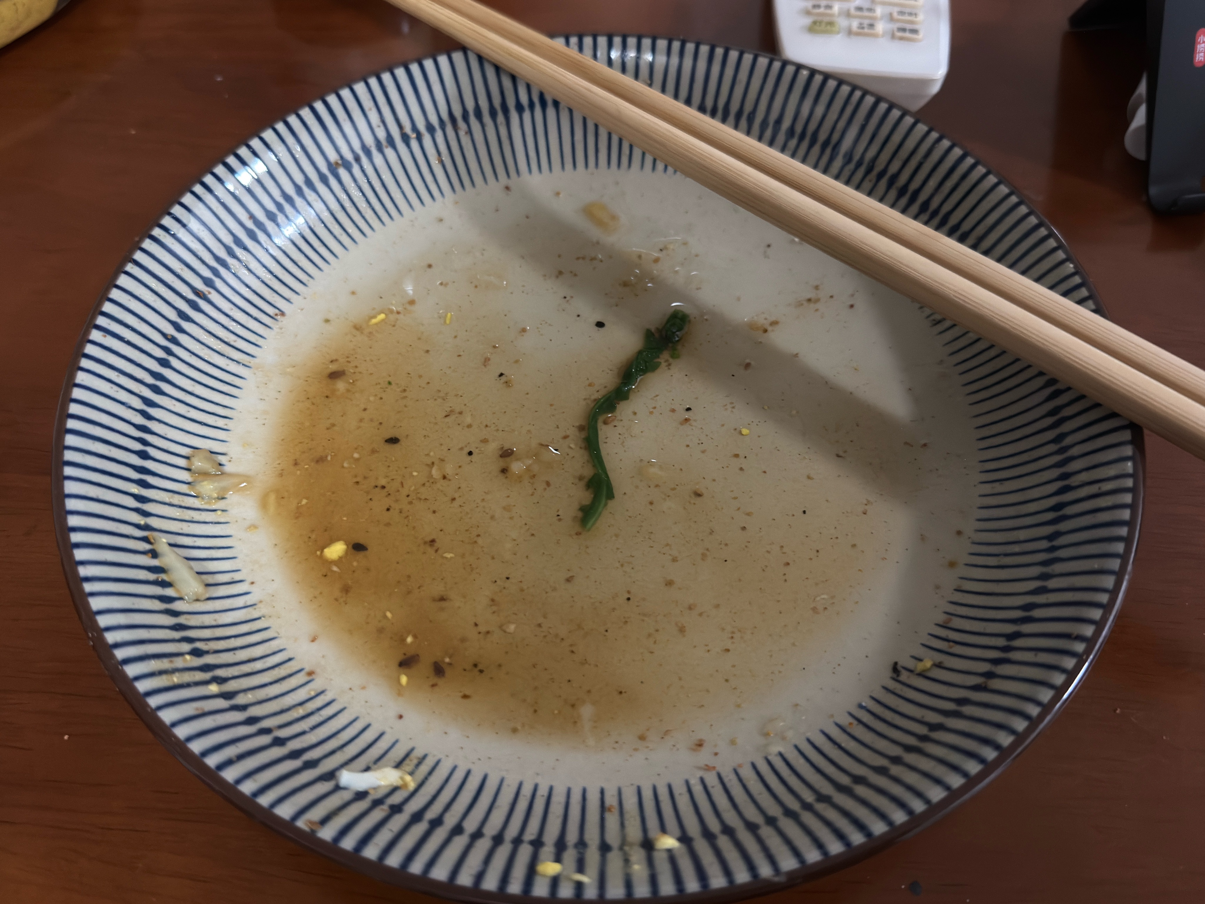 今天晚饭吃的啥？1些菠菜1些茼蒿3个鸡蛋1个蒸土豆说好减脂的来打卡了，第6️⃣天