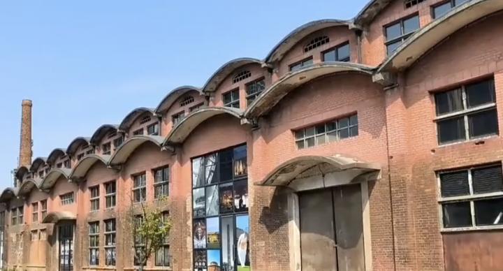 多地深挖老旧工业遗存价值，通过老旧厂房改造盘活闲置资源，把废弃老厂房变身潮流文创