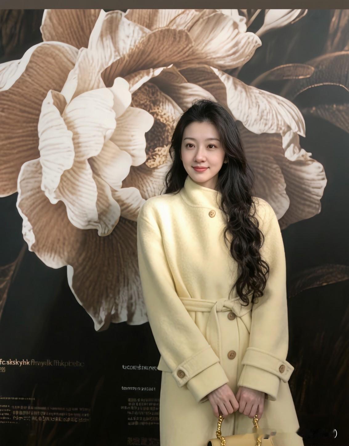 在感情里，
经济独立真的太重要了。
有了自己的钱，
你才能理直气壮地说不，
不用