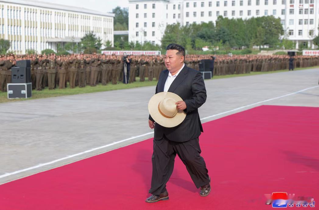 朝鲜突然传出大动作，金正恩亲自下令要增加核弹头数量。

朝鲜领导人金正恩在建国纪