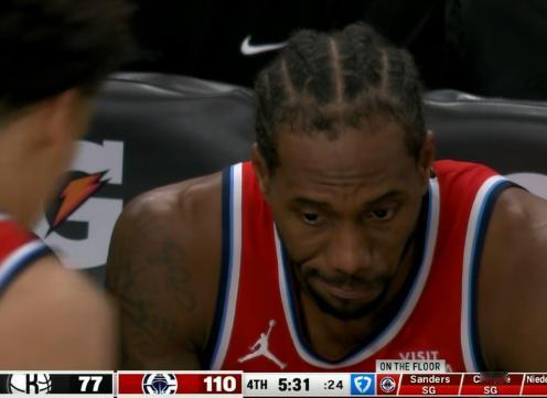 快船当家球星伦纳德真是让人捉摸不透！在今天快船主场迎战篮网的比赛中，当时比赛进行