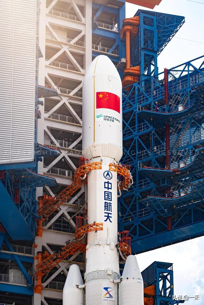 上天入海！中国两大国之重器同日上新，硬核实力刷屏
 
3月7日，我国航天与深海领