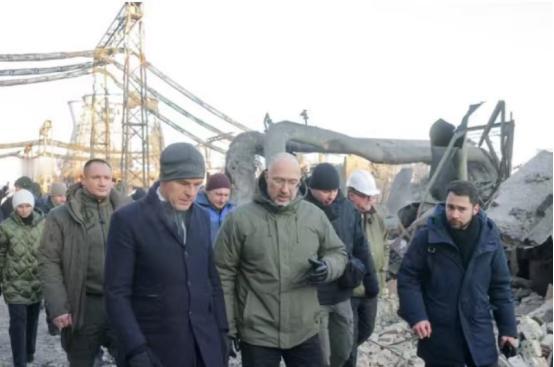 彻底被摧毁，乌克兰首都基辅一热电厂在3日凌晨俄罗斯的袭击中彻底被摧毁。
 
说起