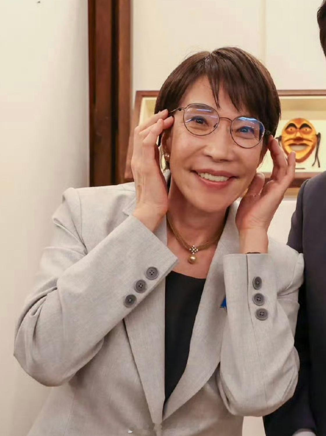 高市早苗自曝想带李在明泡温泉有点像深田咏美（不是） 