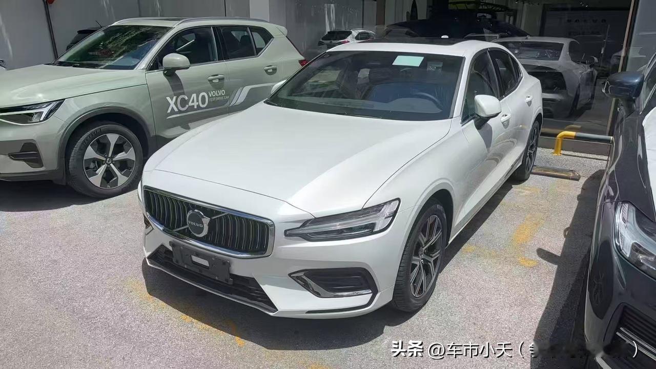 沃尔沃S60的老款车型现在比一些同级别的非豪华品牌还便宜。25款的S60B4智逸