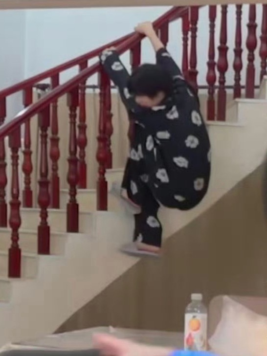我真想揍他屁股了