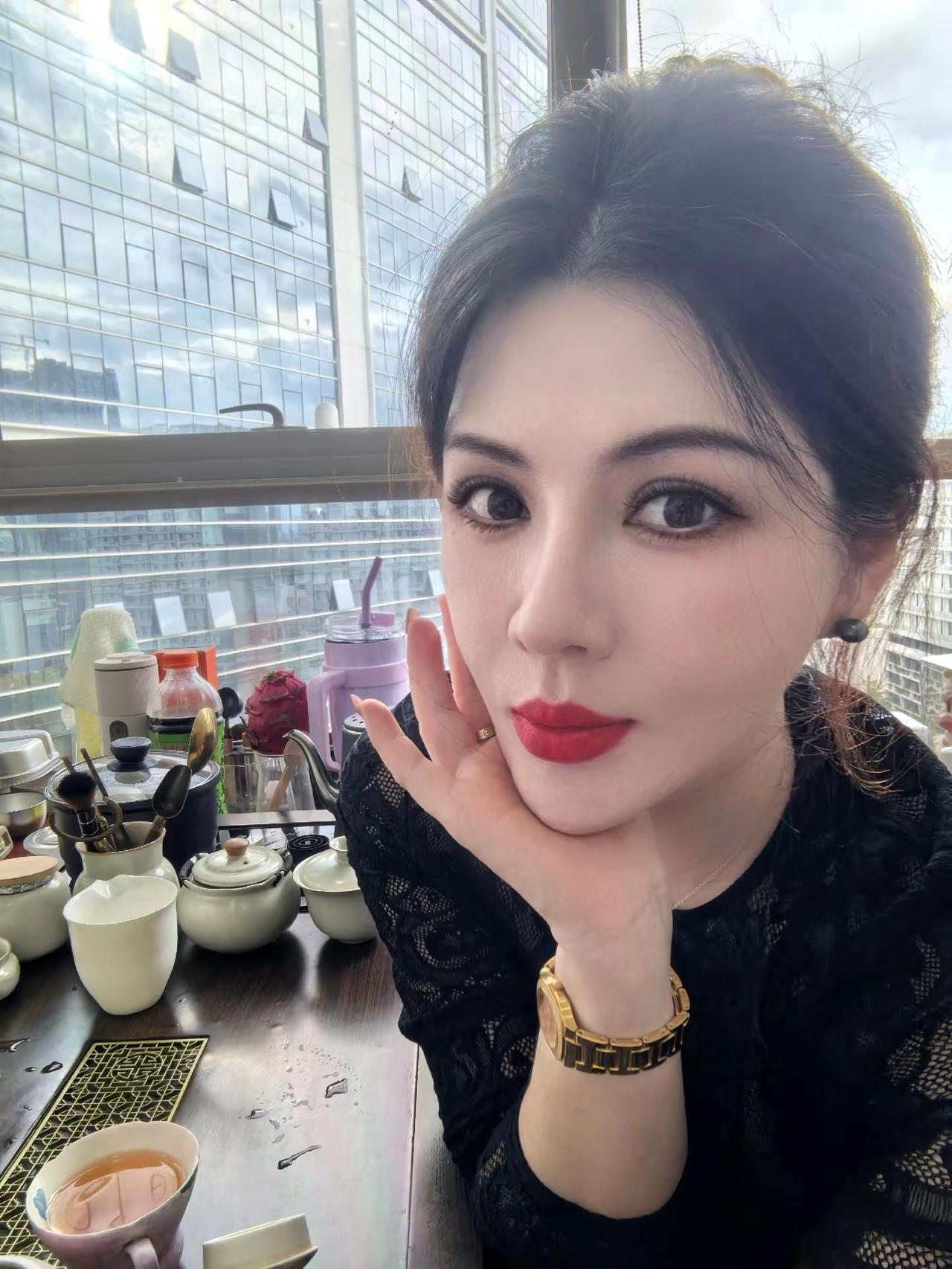 清净了，旁边没有人喊我妈妈