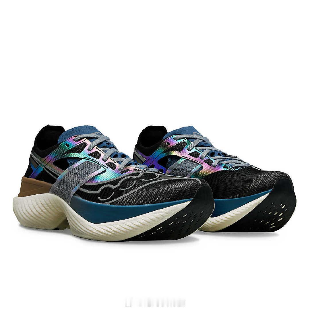 索康尼 Saucony Endorphin Elite Winter Tech，