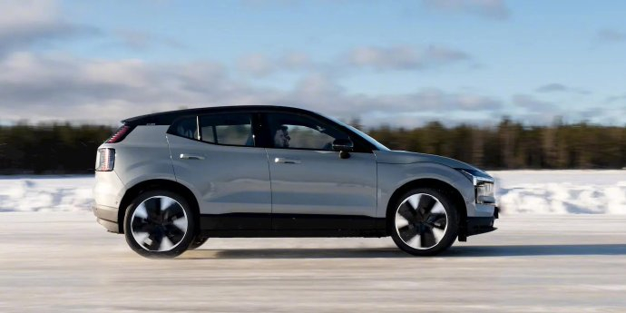 【软件故障可能导致车速表出问题，沃尔沃宣布召回所有 EX30 电动 SUV】沃尔