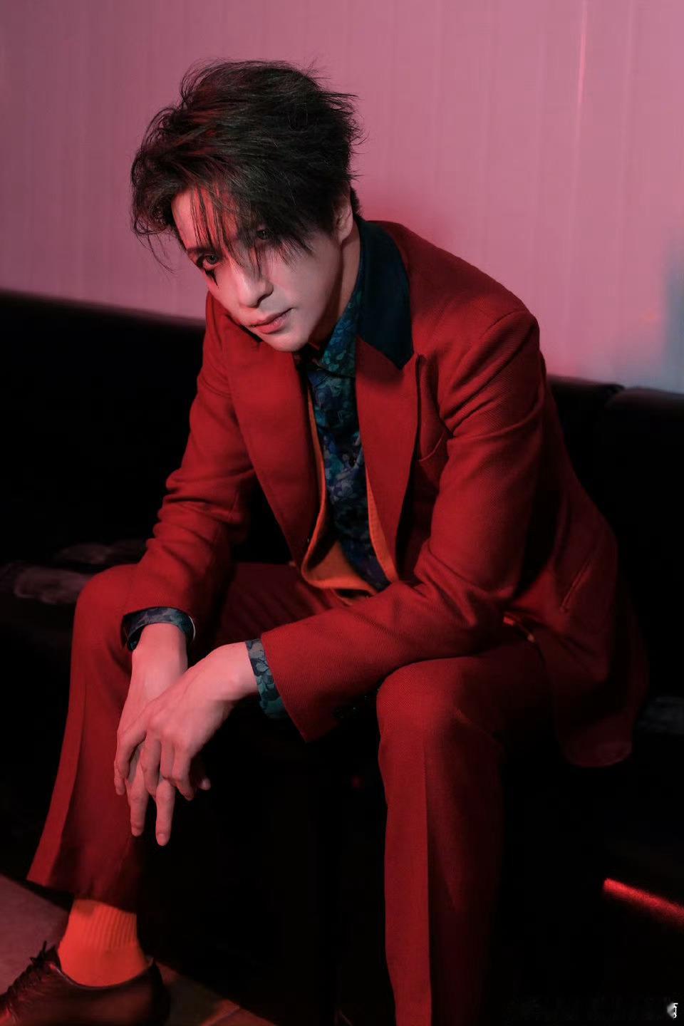 薛之谦给我留一张票看看你舞台有多大演唱会界最狠舞台来了！5000平超大四面台震撼