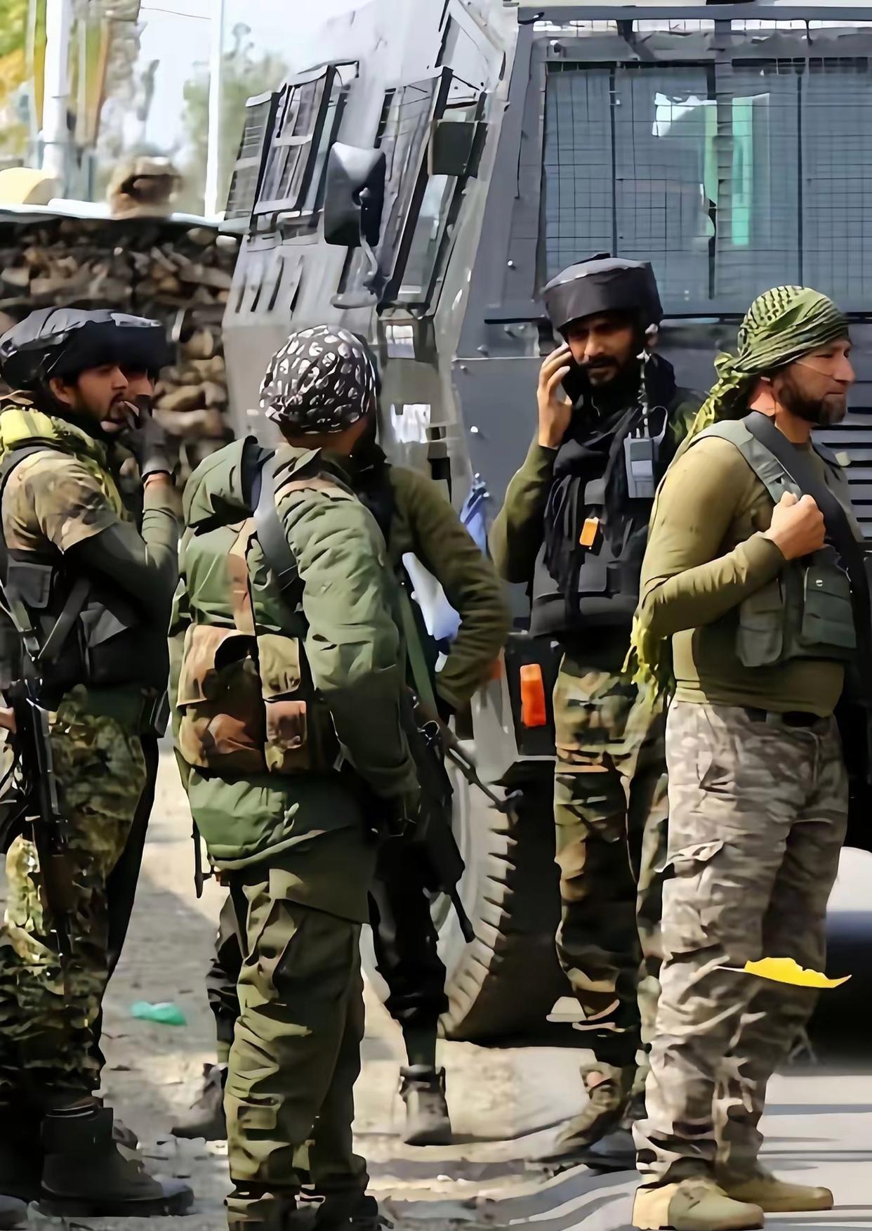 黄鼠狼直接下死口了，美军扫雷舰强闯霍尔木兹海峡插旗圈地！狐狸底裤彻底扒光。

华