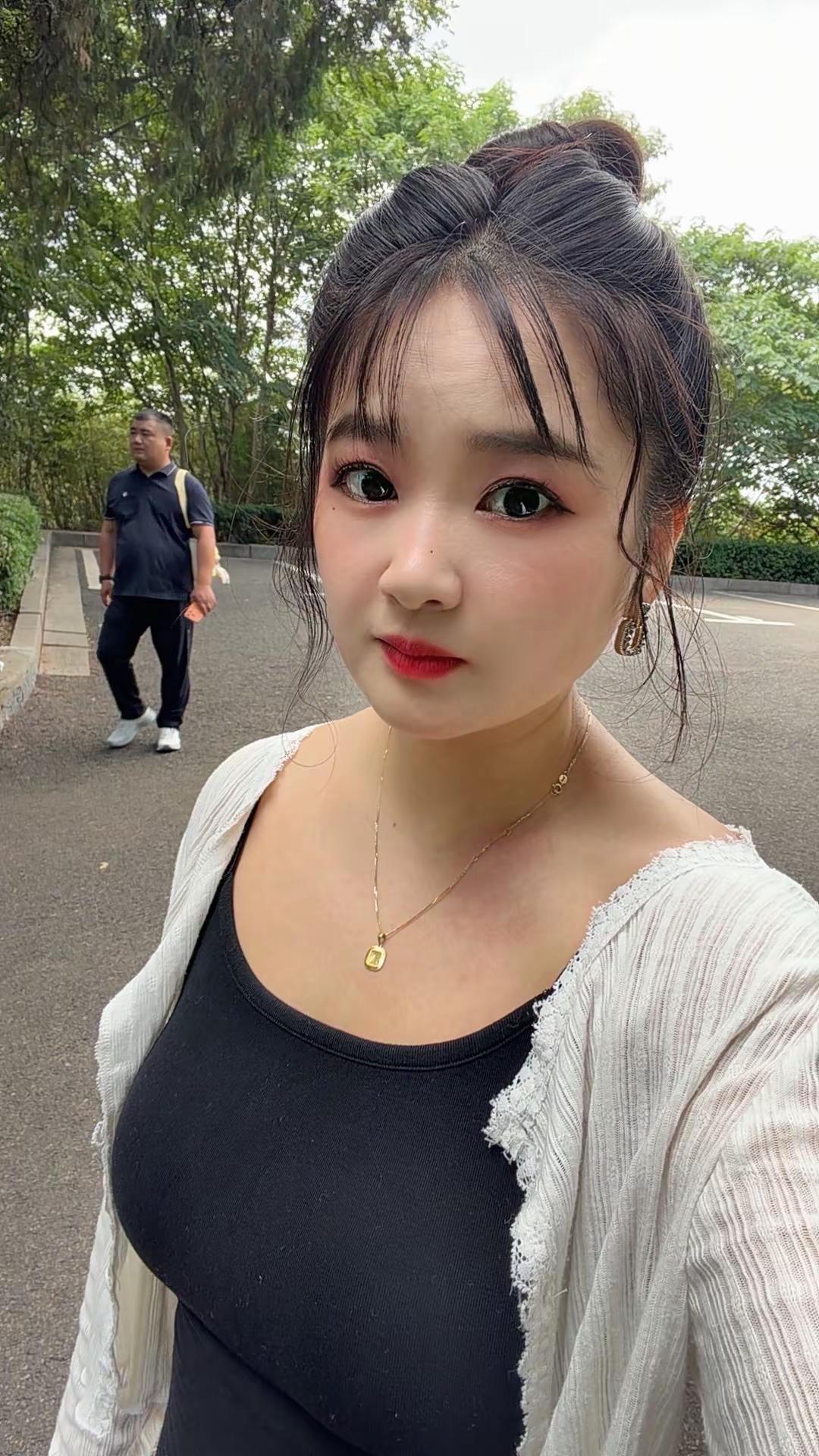🉐不到你的人，🉐不到你的爱，还🉐不到你的赞👍，难搞哦😂