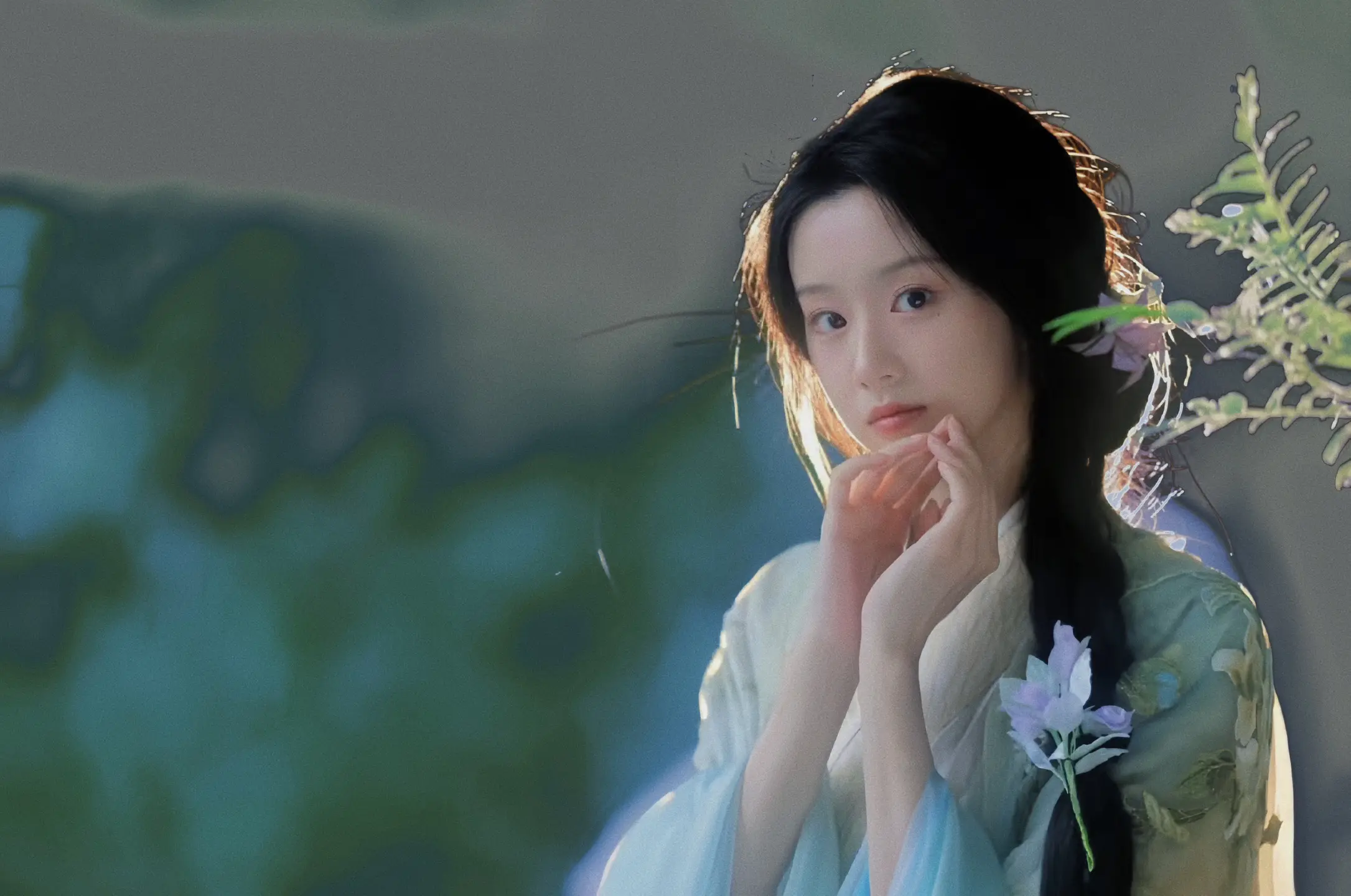 满城春色宫墙柳