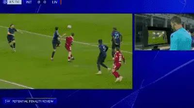 国米真是被坑了，裁判真是帮了利物浦，这点球吹的也太牵强了吧。欧冠关键战，蓝红大战