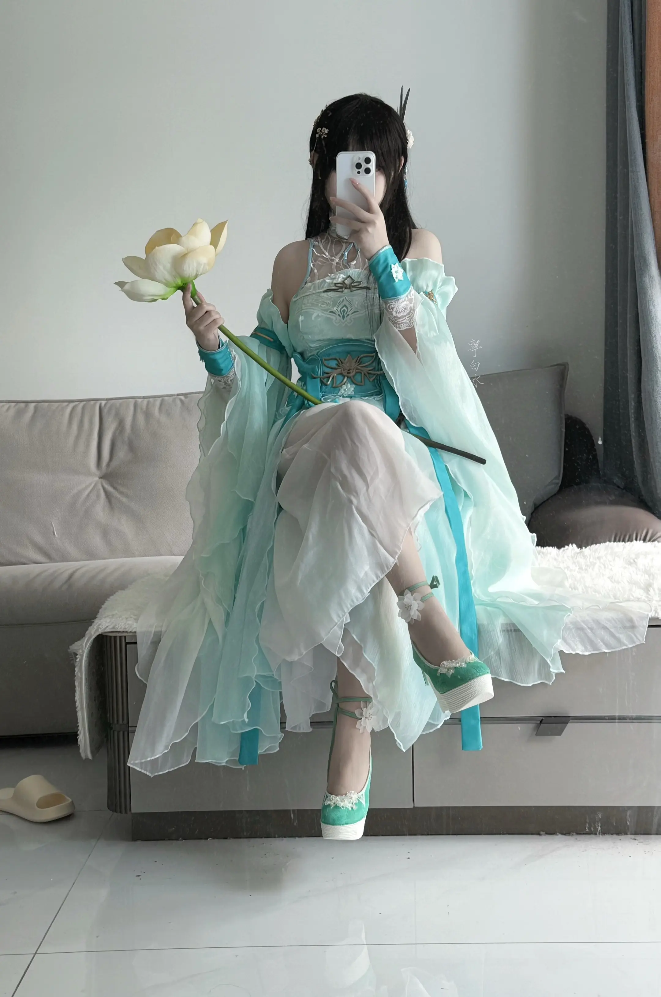 俗世青莲，人间谪仙