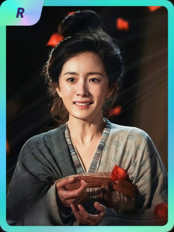 杨幂[超话] 集卡互助ing~送你一张“岁月为笺，角色作序”R卡“长安玉飞花”~