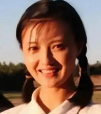 1976年，女知青邵红梅抱着4岁的儿子回到北京，她的母亲见状，跳手跳脚大骂：“下