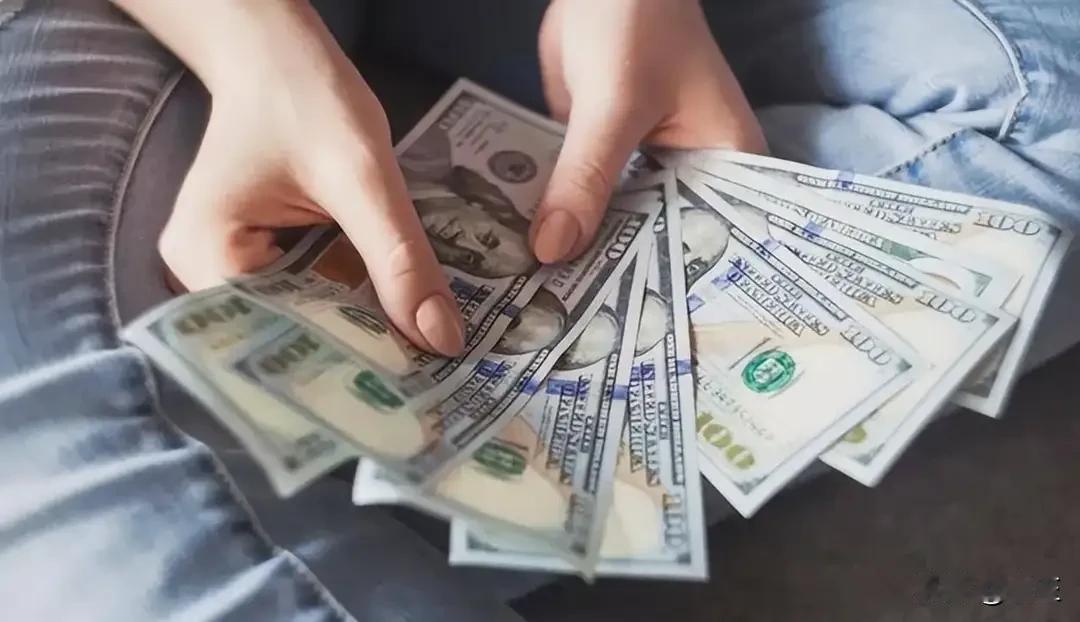 全球金融大洗牌！美债突破40万亿，中国亮明态度：不兜底！
当美国联邦债务突破40