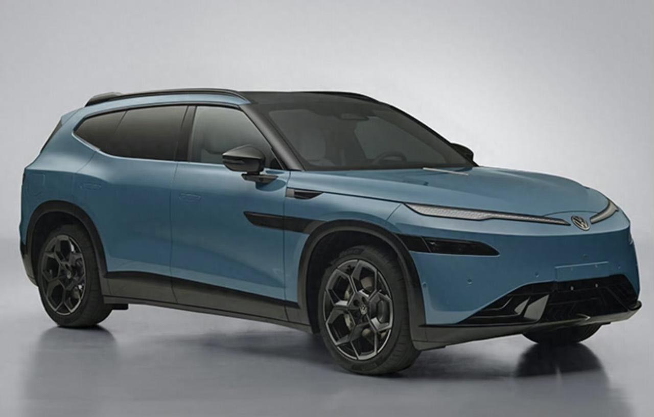 大众安徽与众08实车亮相，尺寸比与众07大了不少。车长达到5000mm，轴距为3