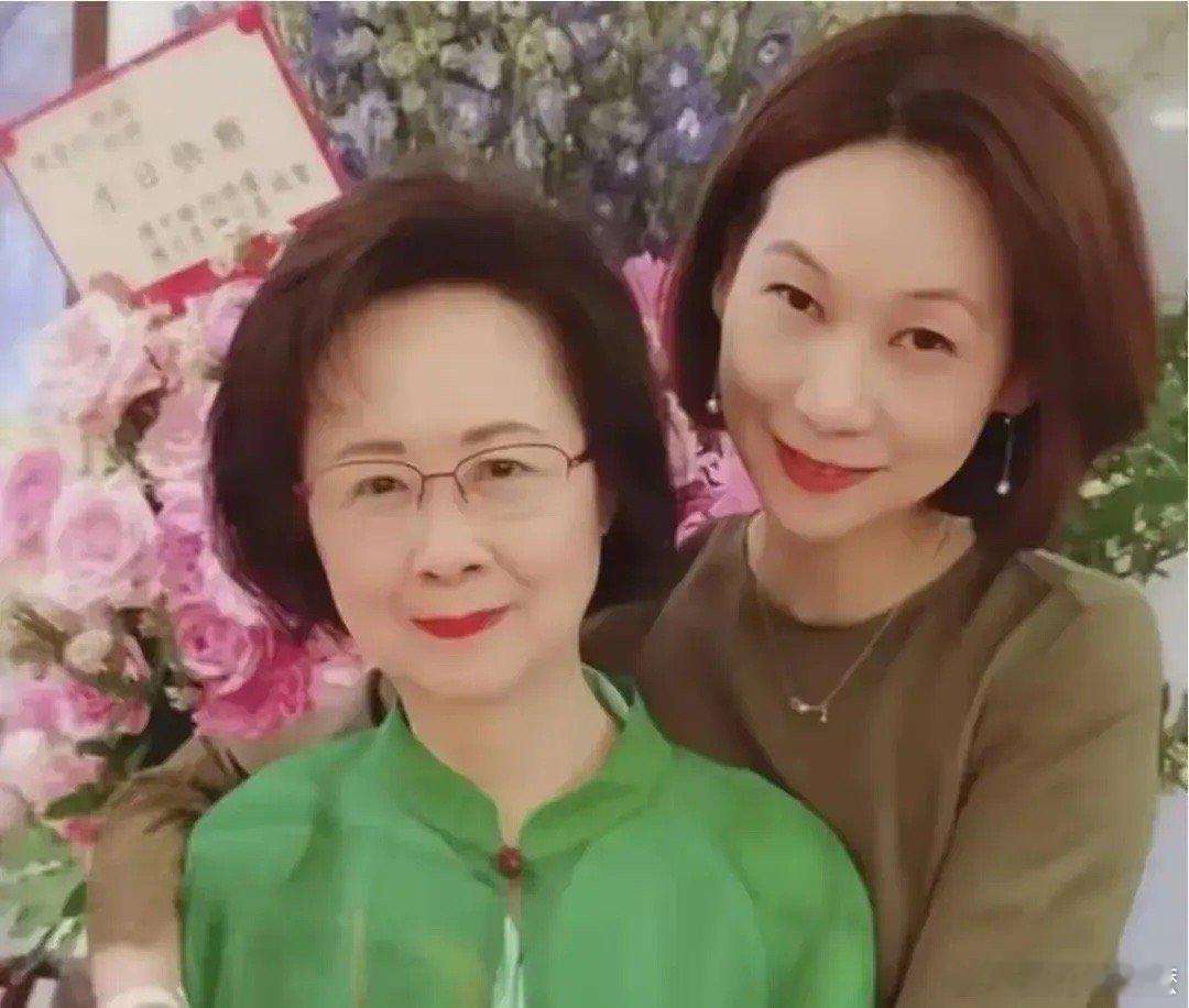 皇冠出版社，这回傻眼了！琼瑶作品版权，被儿媳收回，皇冠出版社，彻底失去版权，几十