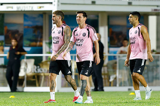 🏟️踩场训练苏亚雷斯