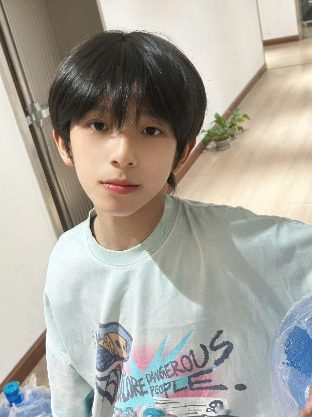 陈浚铭 cjm陈浚铭 四代第一门面cjm 陈浚铭 门面舞担 “比起你人尽皆知 大
