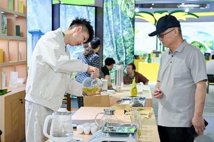 新浪四川为广元发声 在“游大美蜀道 品广元好茶”专题推介会上，广元集中发布多款茶