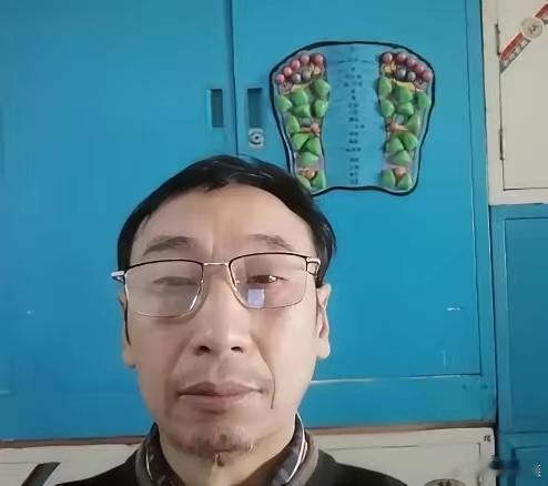 目前中国的最大问题，不是台湾问题，不是与美国的问题，也不是与日本问题，中国如今最