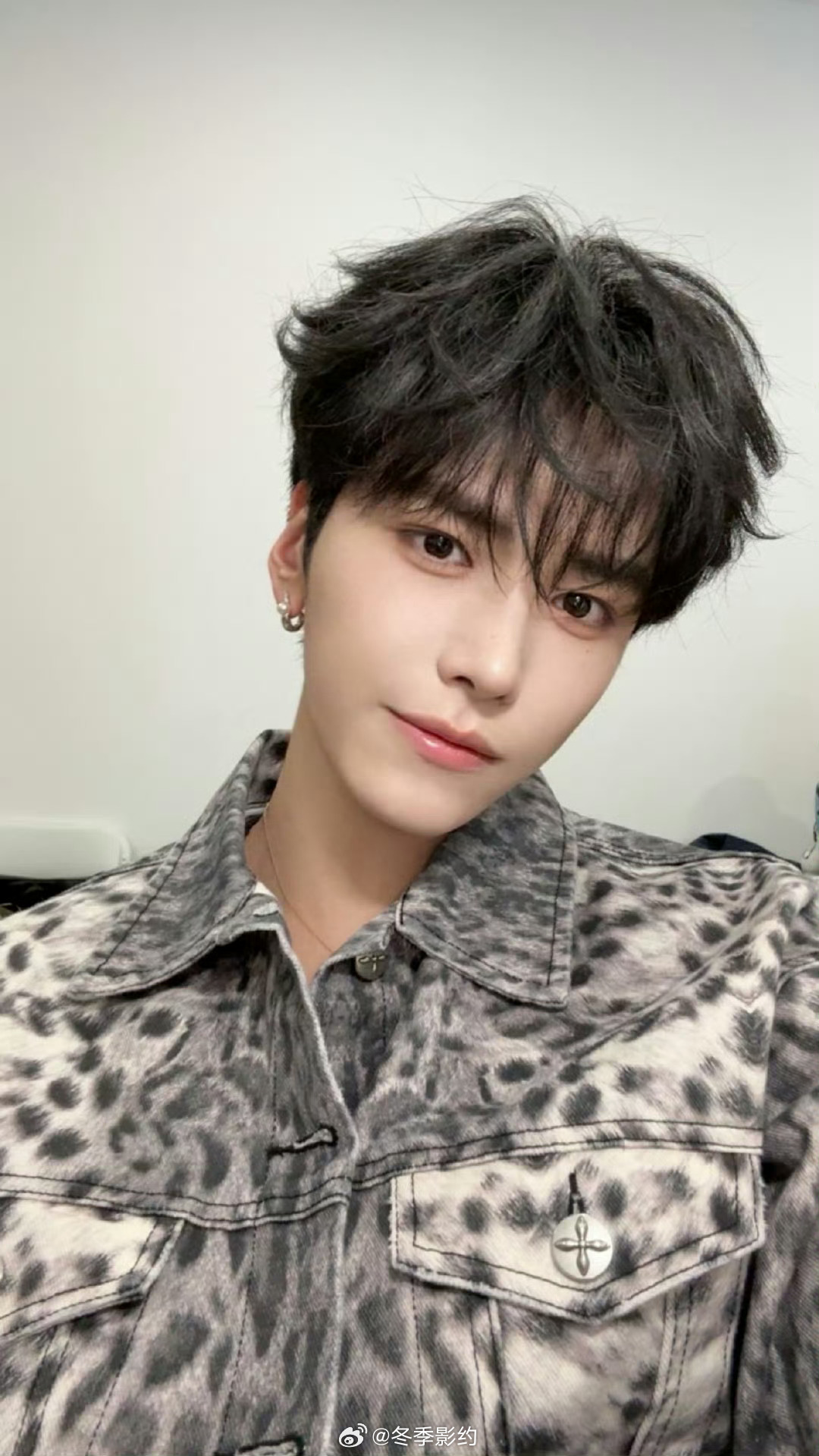 邵子恒 我做一个傻子多好宇宙闪烁请注意 猜歌环节邵子恒全程专注脸，结果猜出来的歌