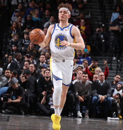 波杰姆斯基谈球队的排名：西部第11暂时差我们四五个胜场。我认为我们不会达到那么低