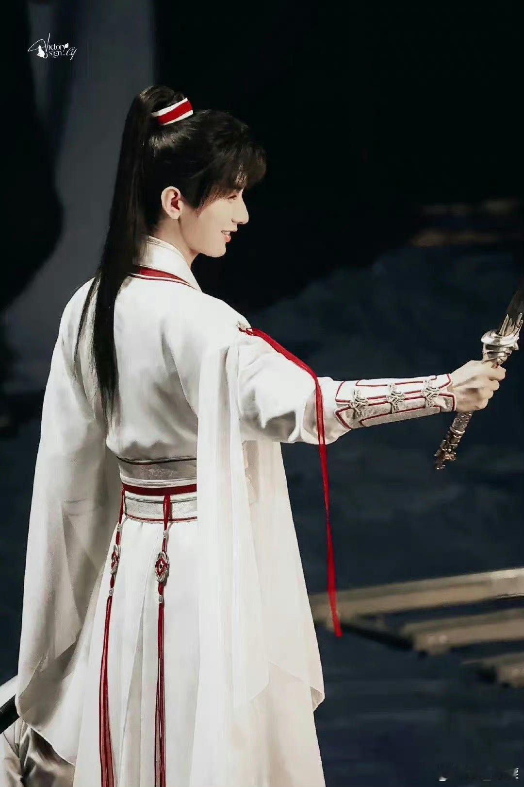 成毅两京十五日cy成毅朱瞻基提起成毅，绕不开李莲花这个经典荧幕形象。他将曾经锋芒