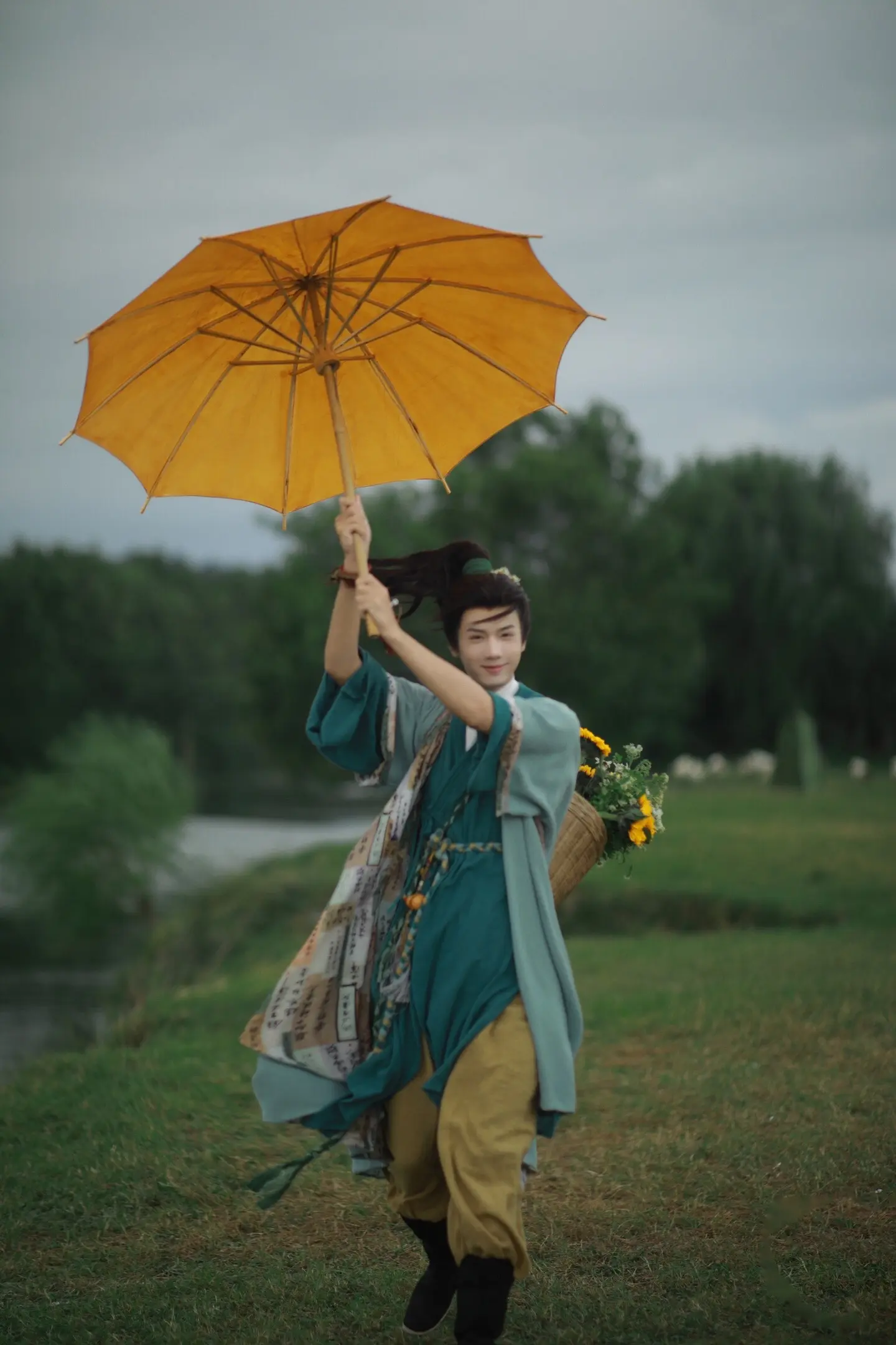 桂花酒 少年游 大风吹散小忧愁。