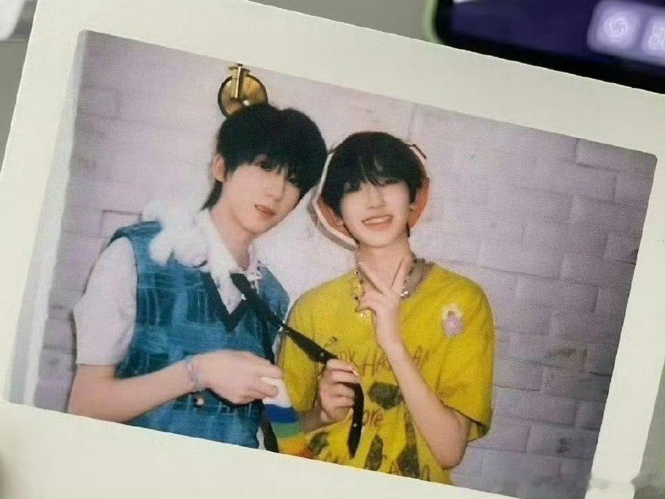 tg 奇文双人卡面已开出 杨博文扯左奇函腰带 左奇函扯杨博文领带 