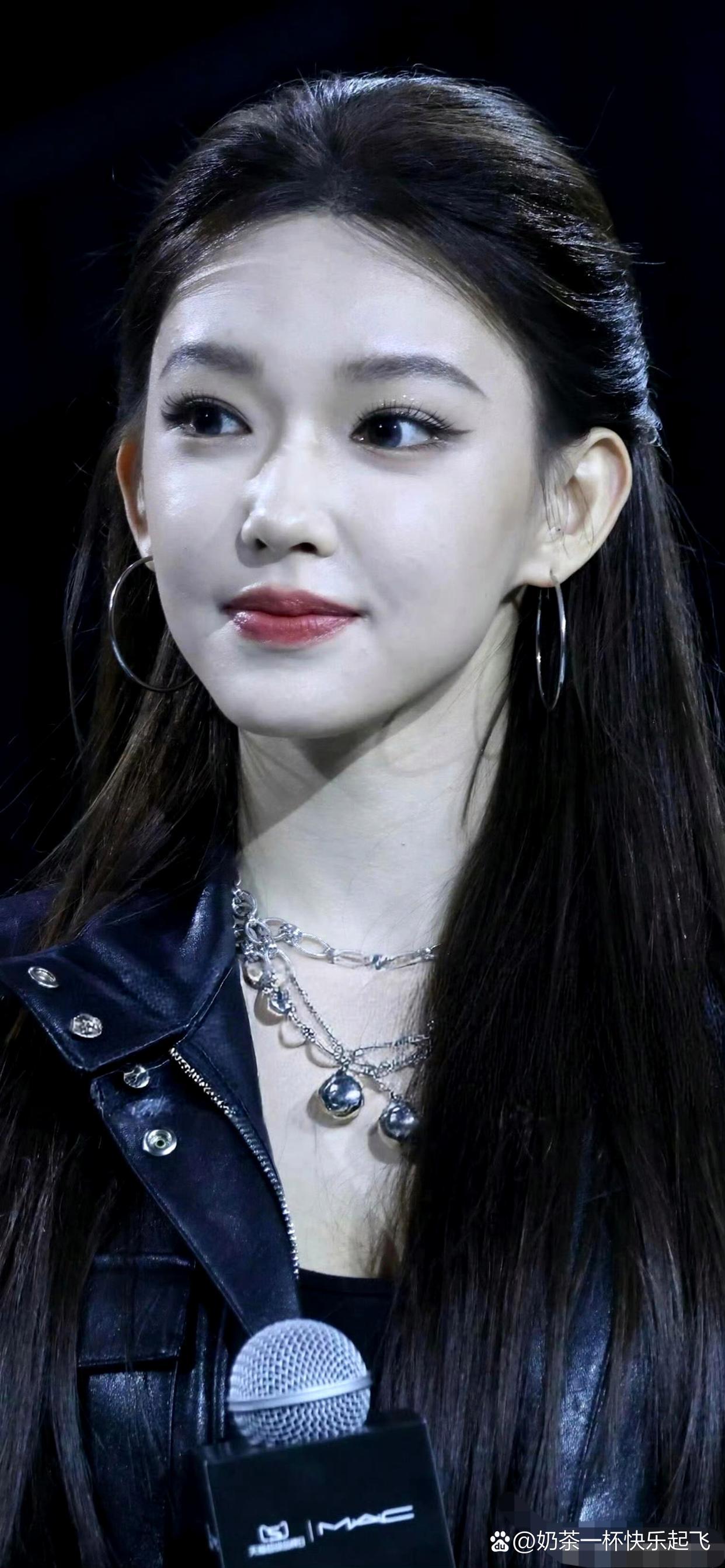 怼脸拍依旧这么惊艳 