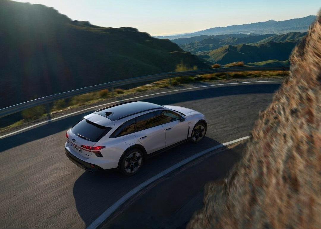 奥迪最近发力了，新车颜值都好高C9 A6 Allroad～自带宽体，视觉效果强烈
