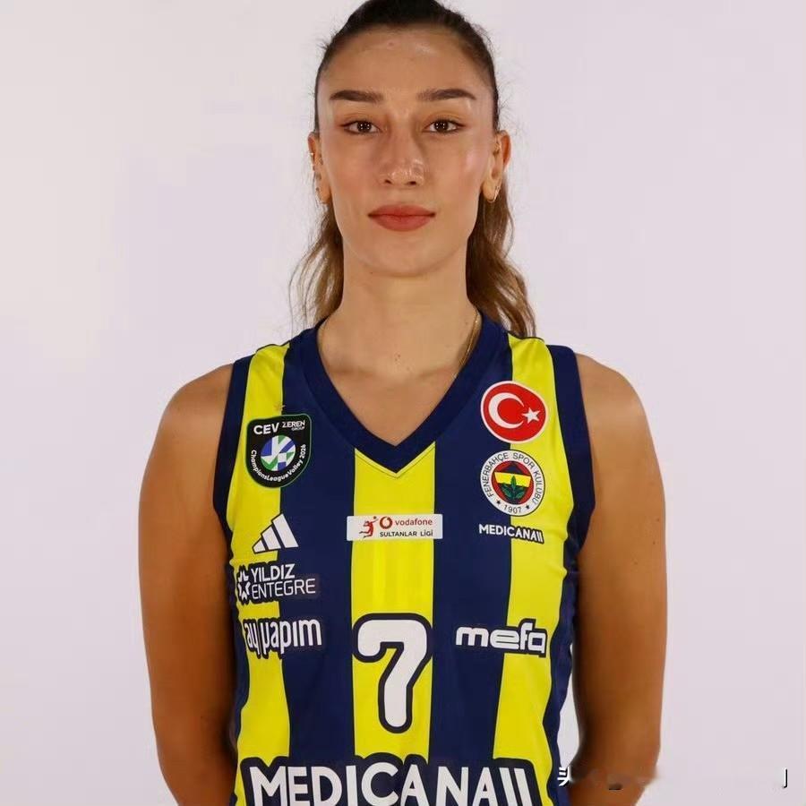 女排欧冠小组赛：🇹🇷费内尔巴赫切3-0横扫诺瓦拉🇮🇹
但是巴拉登12扣仅