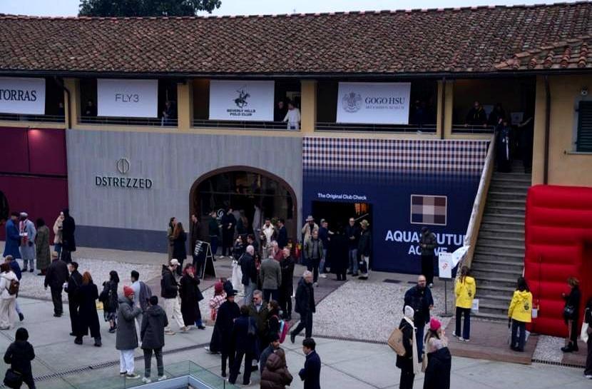 中国夹克杀到欧洲！
 
七匹狼把秦岭褐、武当紫、景德青直接搬上佛罗伦萨Pitti