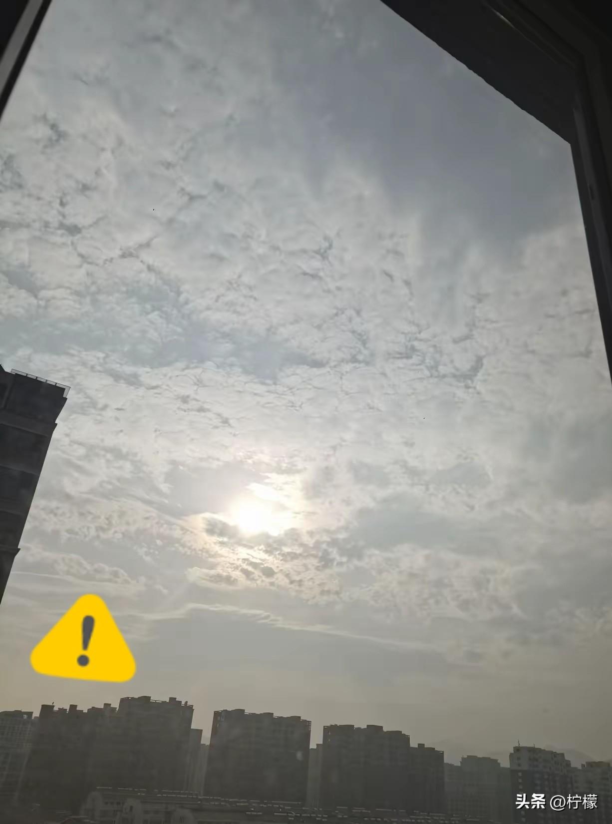 现在的人啊，是越来越拎得清了。
 
邻居家儿子今年高考考了487分，不算低，但也