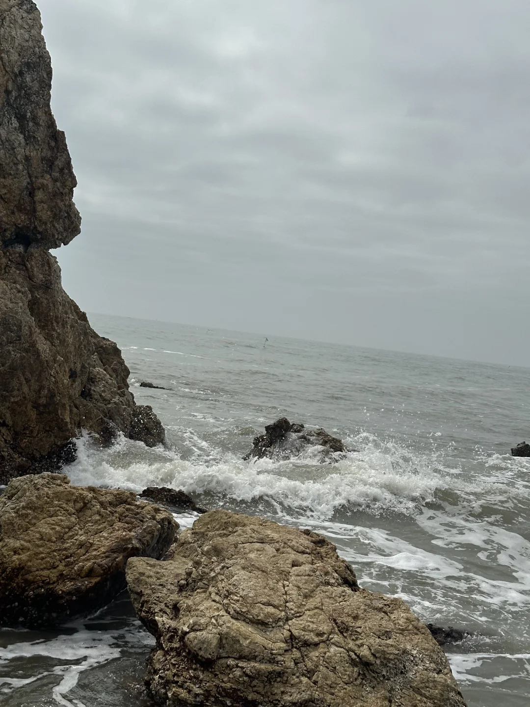 你信不信，一个女人，她不出去瞎玩，不乱花钱，勤劳持家，省吃俭用，对自己...