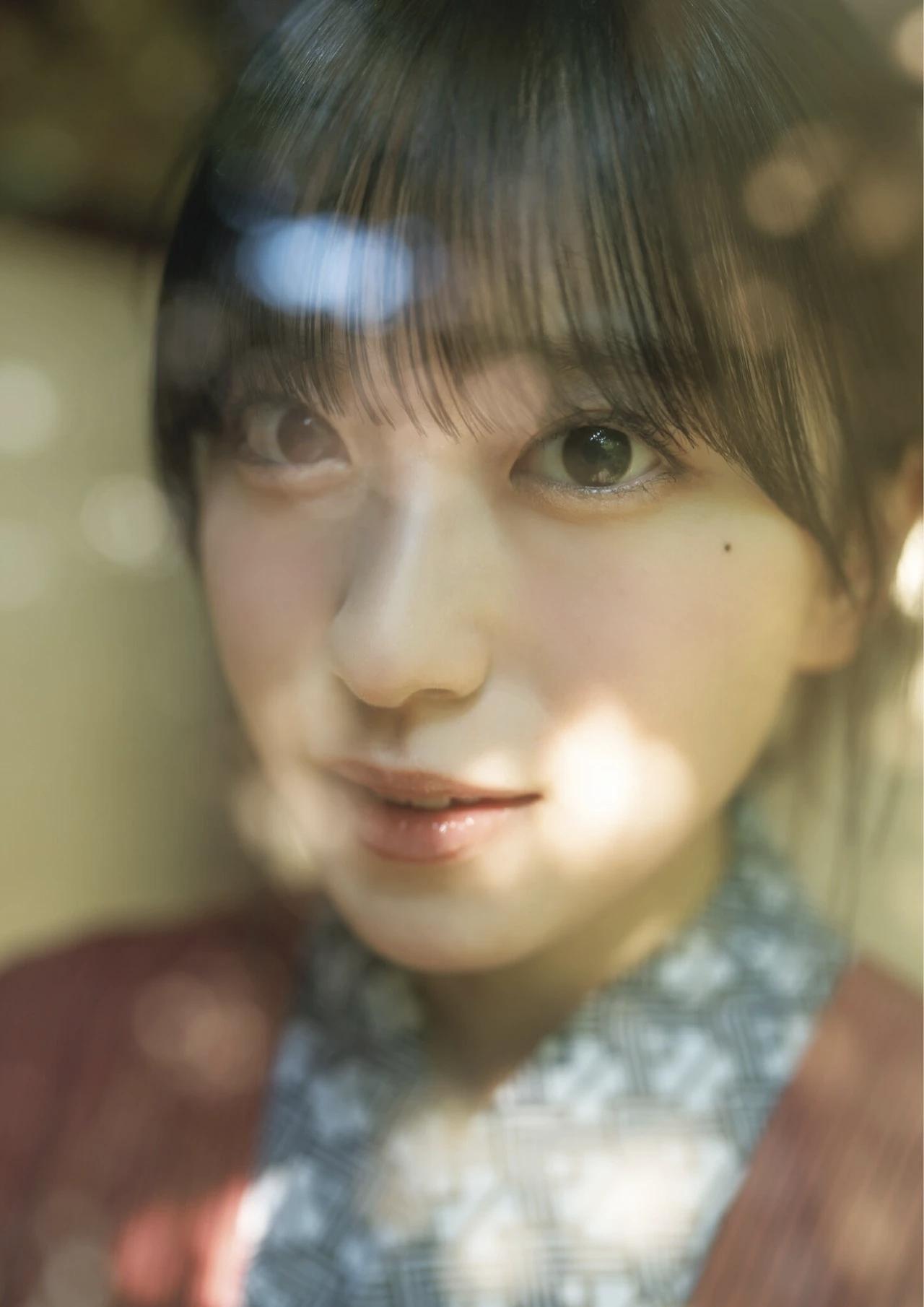 温柔的光影，少女梦幻的微笑，治愈系笑容，乖巧又可爱少女感笑容 少女感微笑女孩 少