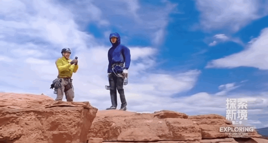 点进视频来感受王一博的热烈鲜活，笑起来感染力满分，期待探索新境2