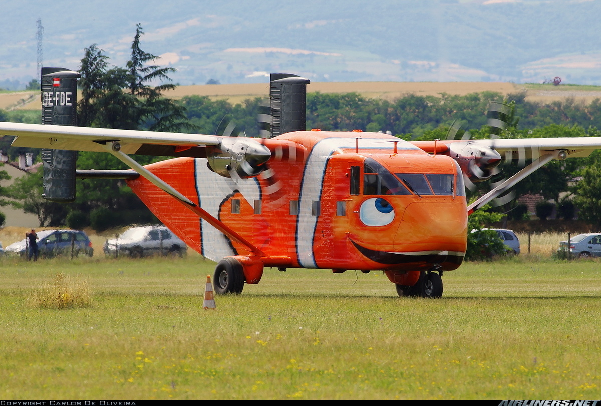 英国肖特SC-7“空中货车”（Skyvan）飞机，涂装 够卖萌的，呵呵 